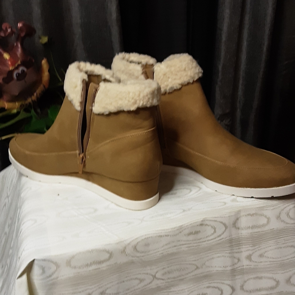 NIB STYLE & CO CAMEL FAUX SUEDE BOOTIE SIZE 10M WITH MEMORY FOAM INSOLE - Picture 5 of 5